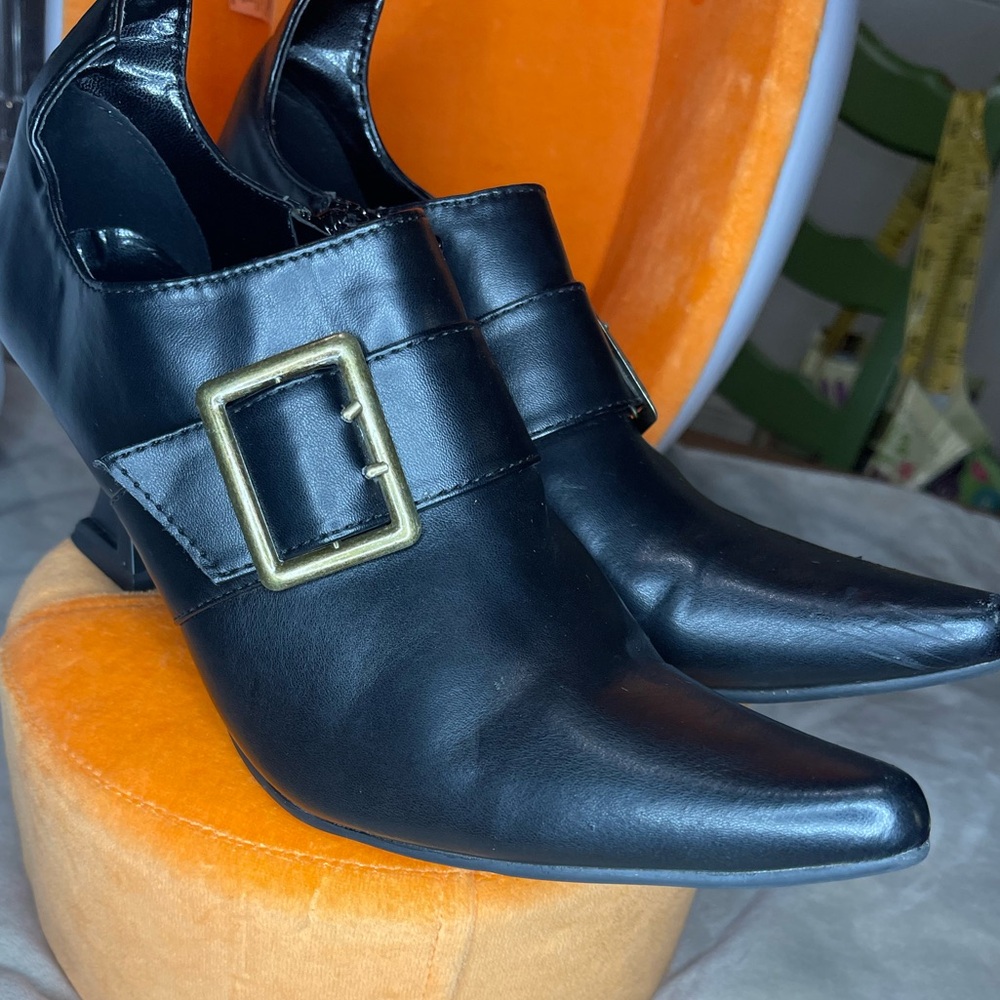 Ellie Shoes Witch Shoes